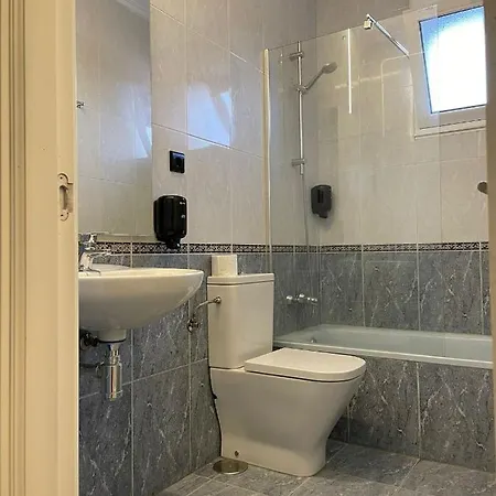 Belmonte - Check In A 650 Metros Pensión 2*